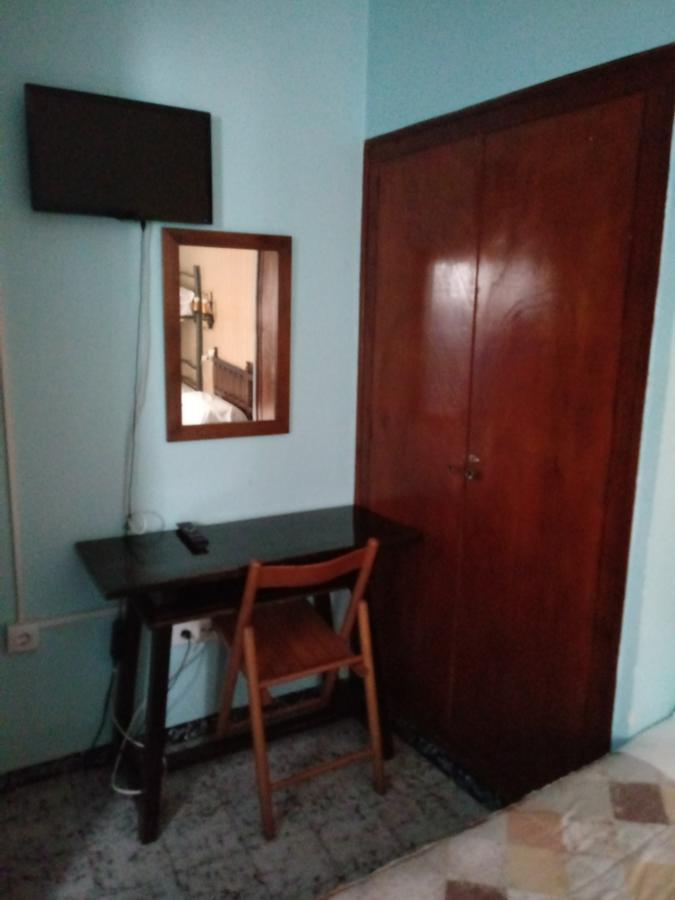 Hostal Can Marines Sant Carles De La Rapita Exterior photo